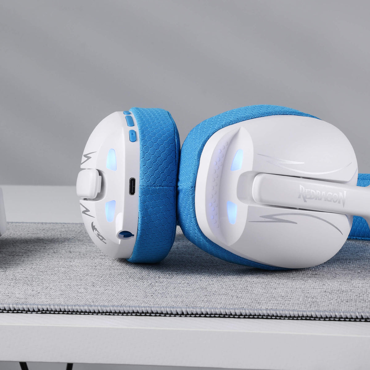 Redragon EU SKULD PRO H878 Wireless Gaming Headset – 3-Mode Connectivity, 7.1 Surround Sound, Noise-Cancelling Mic, Blue LED, Long Battery Life, Lightweight Design for PC, Console, and Mobile Gaming